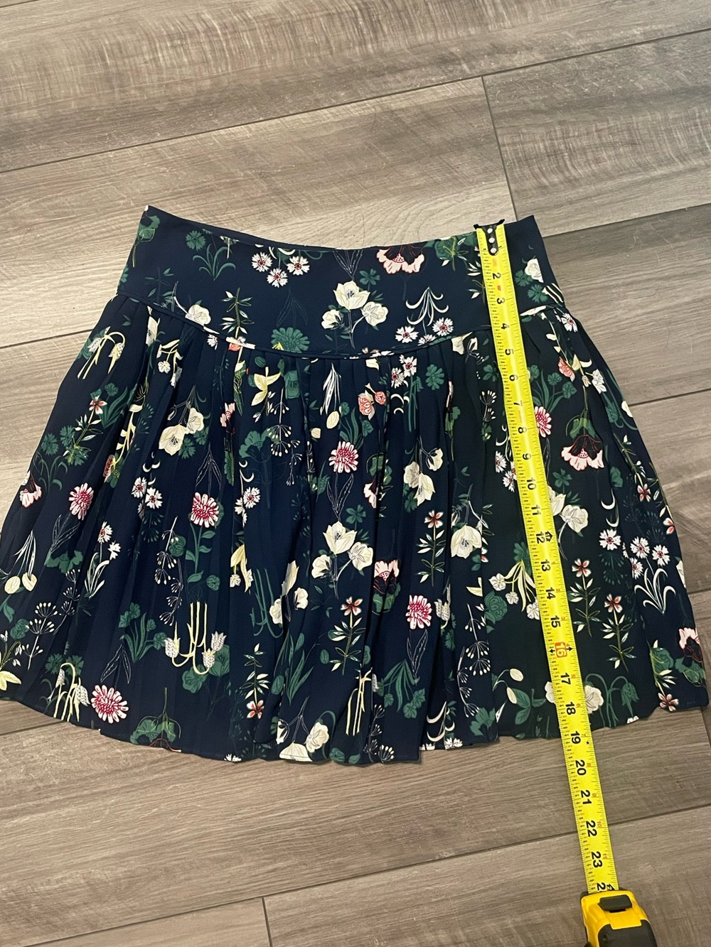 Ann Taylor LOFT Valley Floral Pleated Skirt Size 4 - Picture 7 of 9